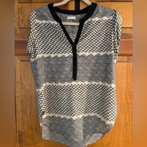 Women's Black and White Patterned Top